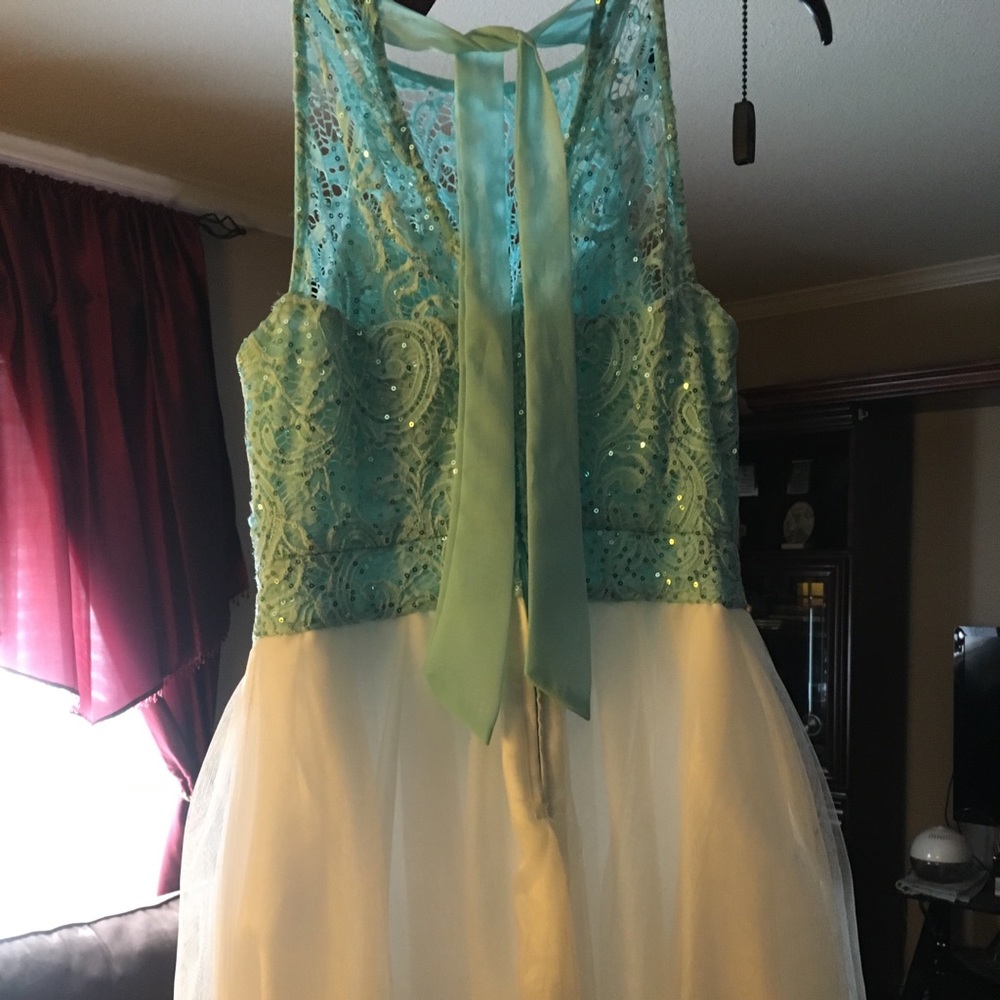 Dillard’s Mint Green & White sequence dress